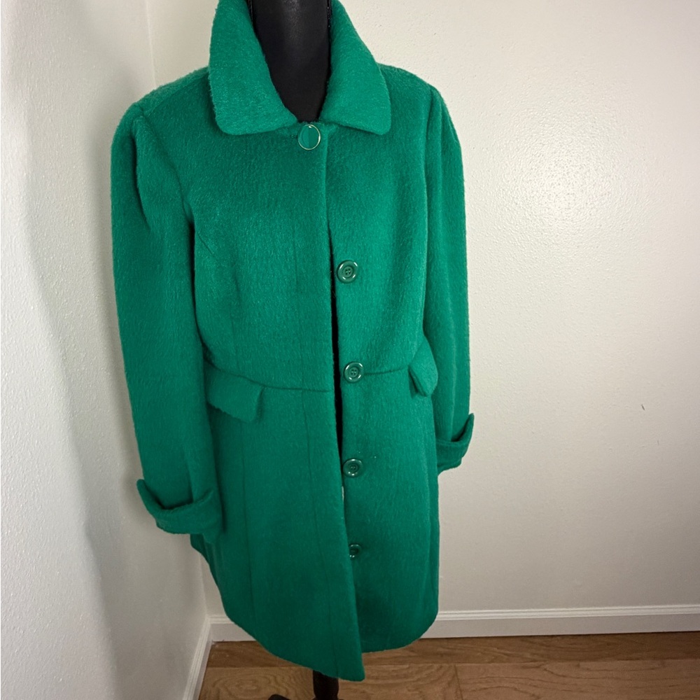 Poshmark title
ModCloth Emerald Green Fit & Flare Coat Size L Whimsical Retro
